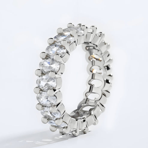 Bague d'amour plaquée or avec zircone cubique ovale 