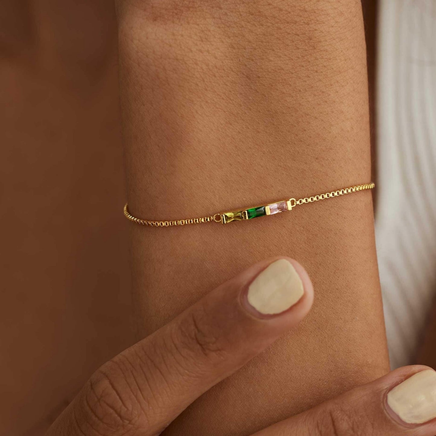 Bracelet en or 14 carats avec pierre de naissance
