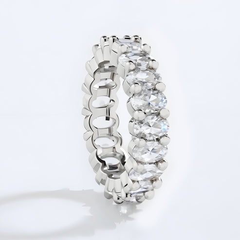 Bague d'amour plaquée or avec zircone cubique ovale 