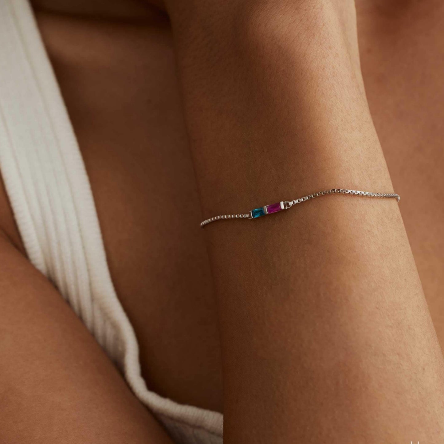 Bracelet en or 14 carats avec pierre de naissance