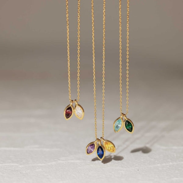 Collier personnalisé avec pierre de naissance en feuille d'or