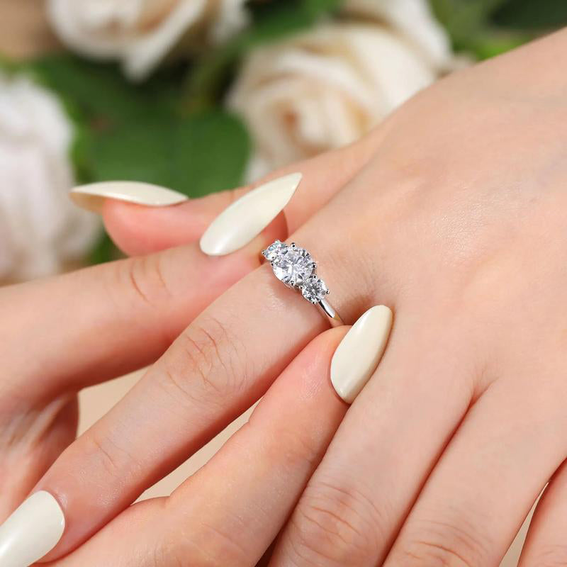 Bague ouverte en moissanite synthétique à 3 pierres🌟 