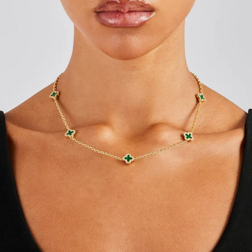 Collier Rolo en pierres précieuses avec motif en émail vert 