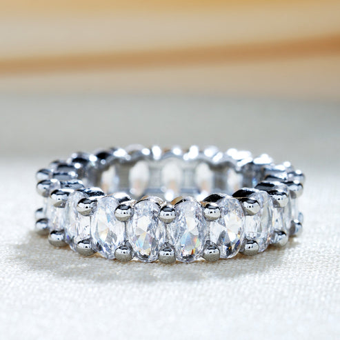 Bague d'amour plaquée or avec zircone cubique ovale 