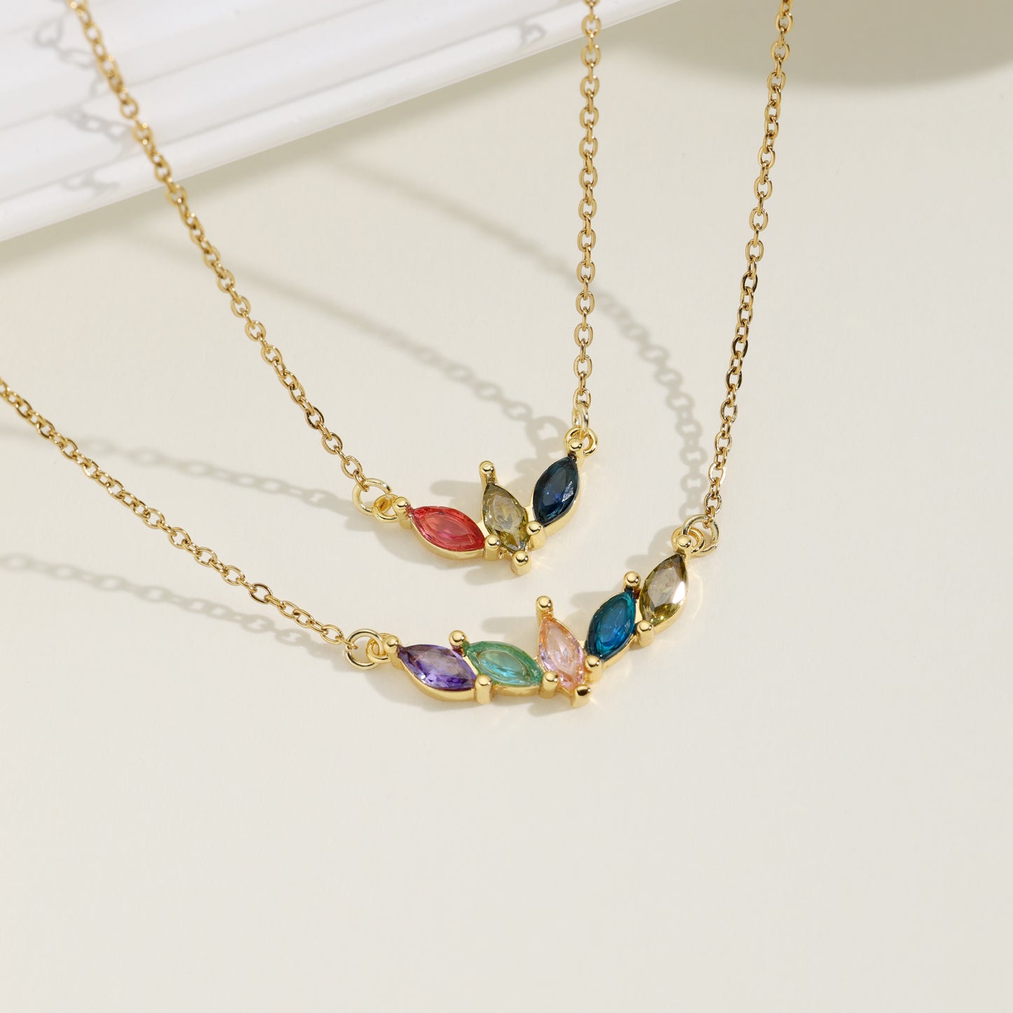 Collier avec pierre de naissance familiale 