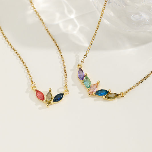 Collier avec pierre de naissance familiale 