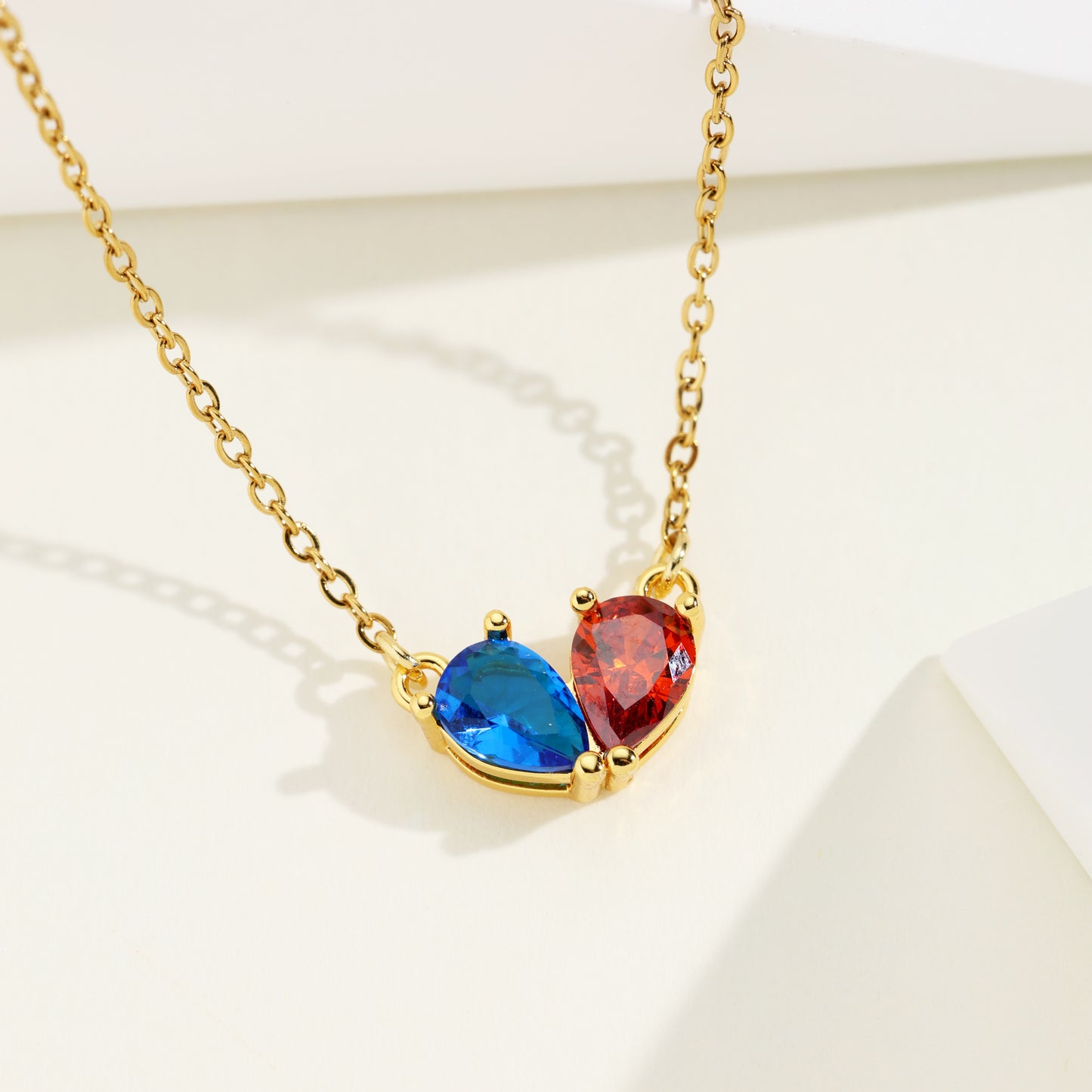 Collier cœur assorti avec pierre de naissance pour amoureux 