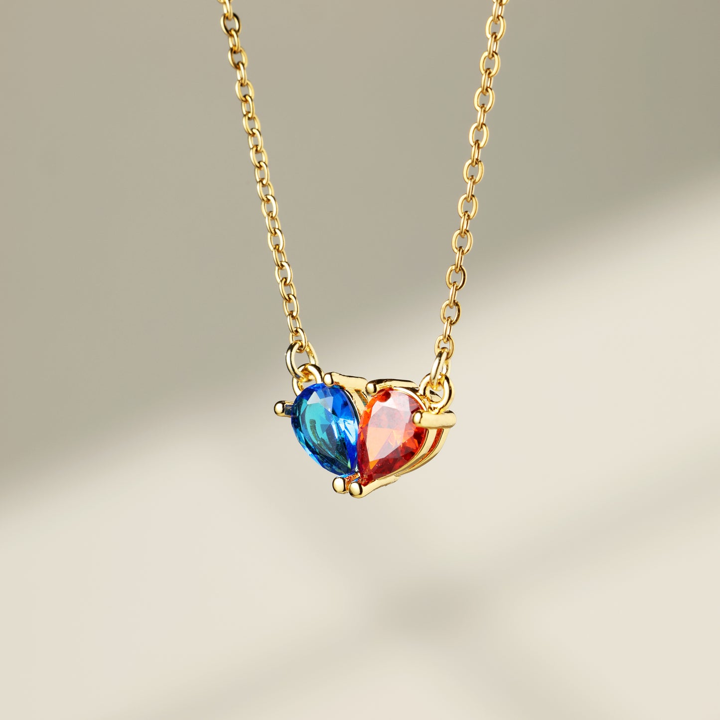 Collier cœur assorti avec pierre de naissance pour amoureux 