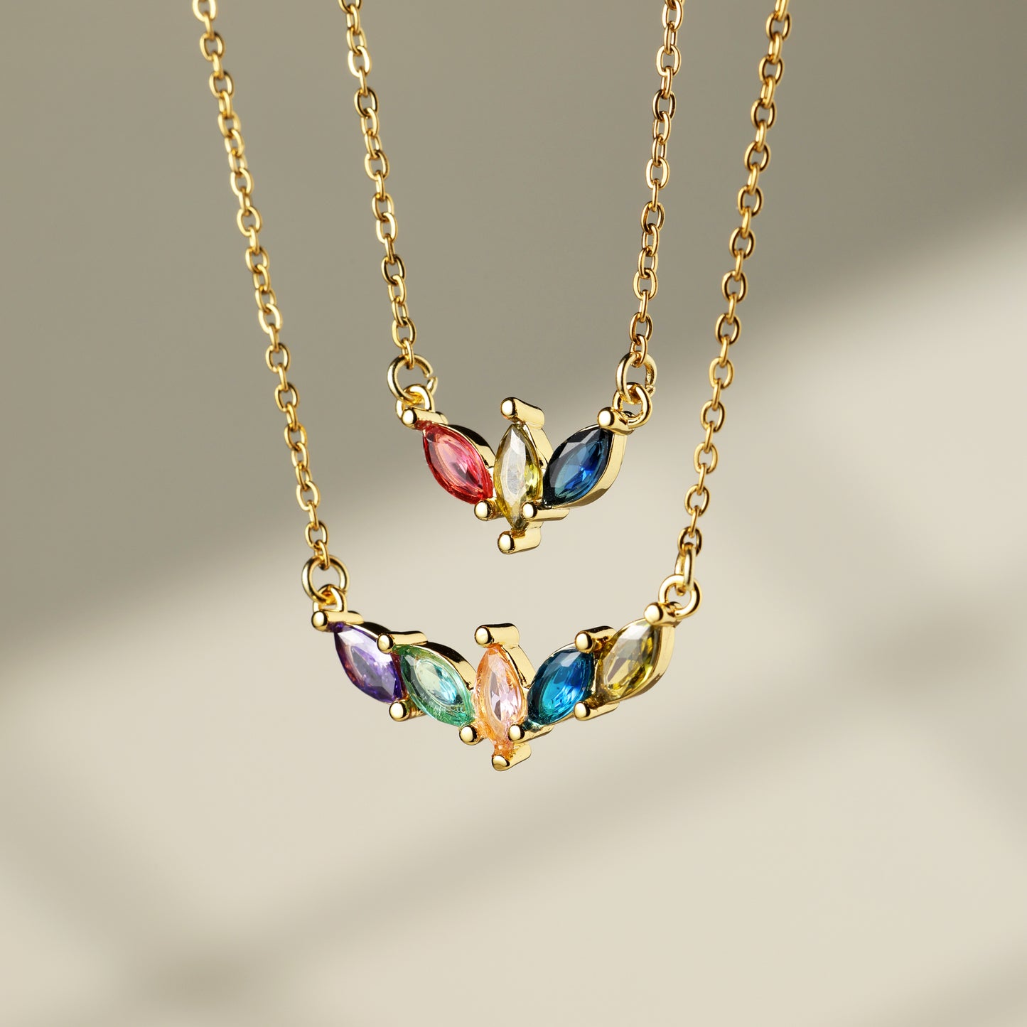 Collier avec pierre de naissance familiale 