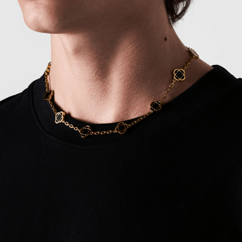 Collier en pierre précieuse et trèfle en onyx 