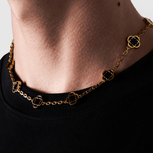 Collier en pierre précieuse et trèfle en onyx 