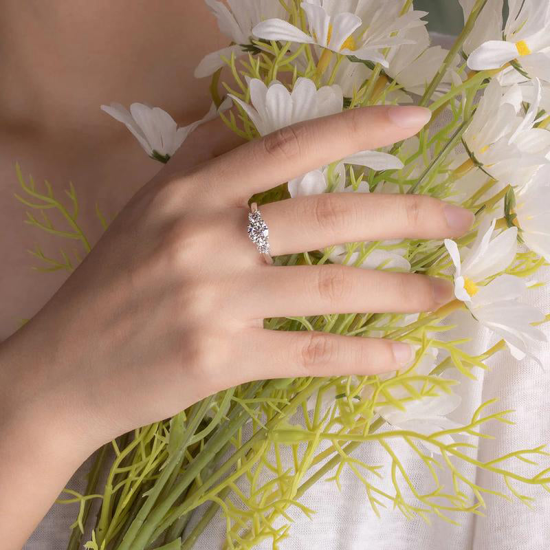 Bague ouverte en moissanite synthétique à 3 pierres🌟 