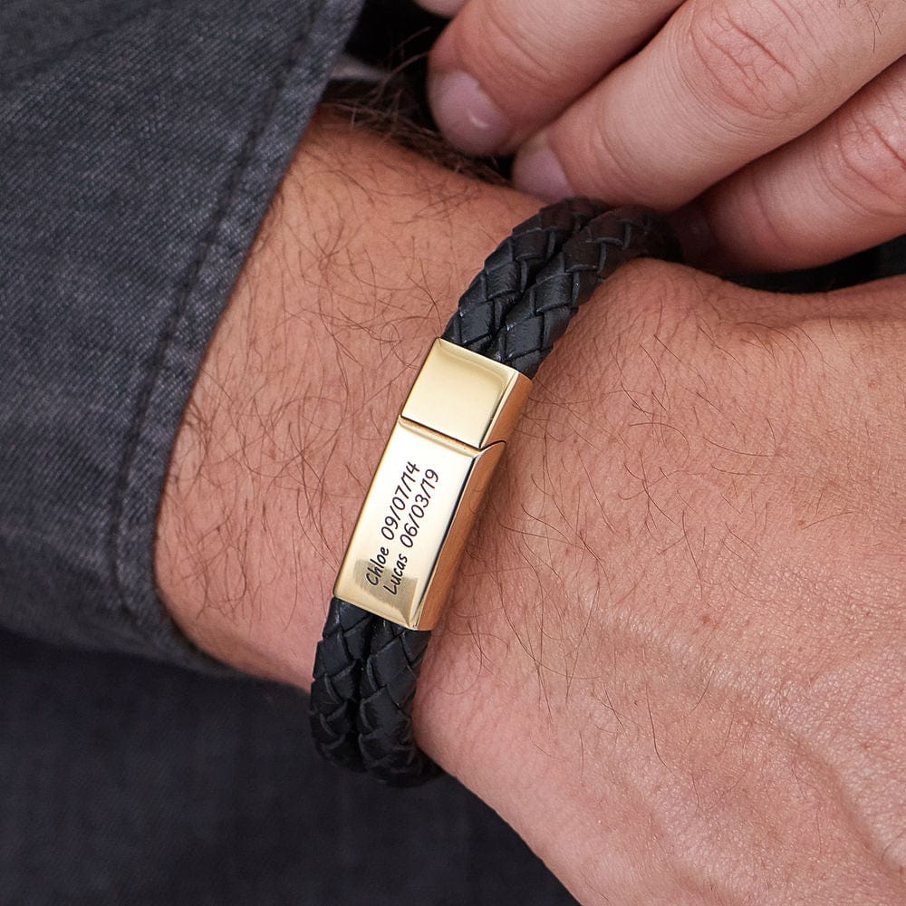 Bracelet en cuir noir gravé
