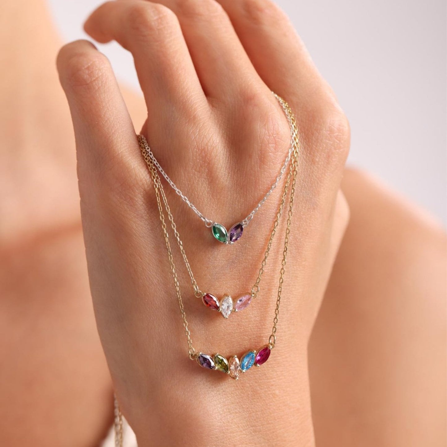Collier avec pierre de naissance familiale 