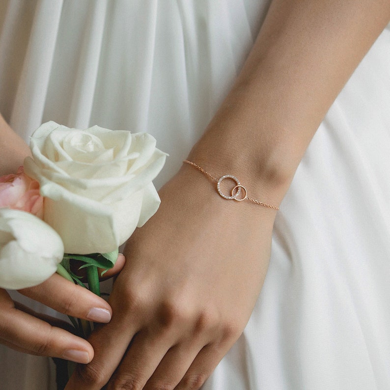 Bracelet à anneaux entrelacés mère-fille 